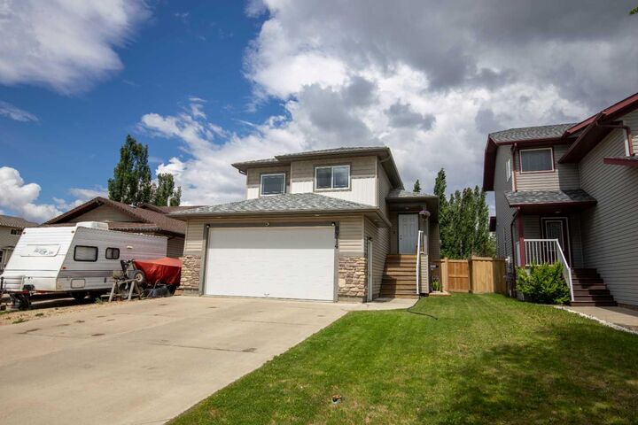 8914 72 Avenue — photo 1