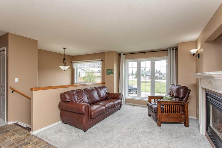 Property Photo:  74 Pine Crescent  AB T4M 0E2 