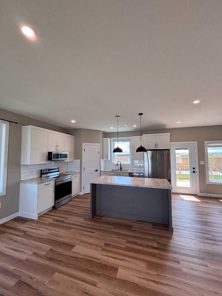 Property Photo: 166 9 Street AB T0L 0Z0