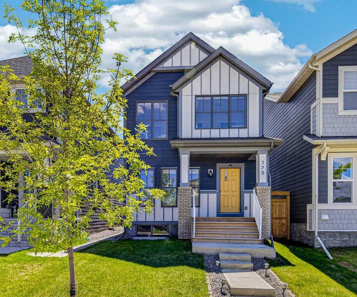 Property Photo:  170 Magnolia Square SE  AB T3M 2W5 