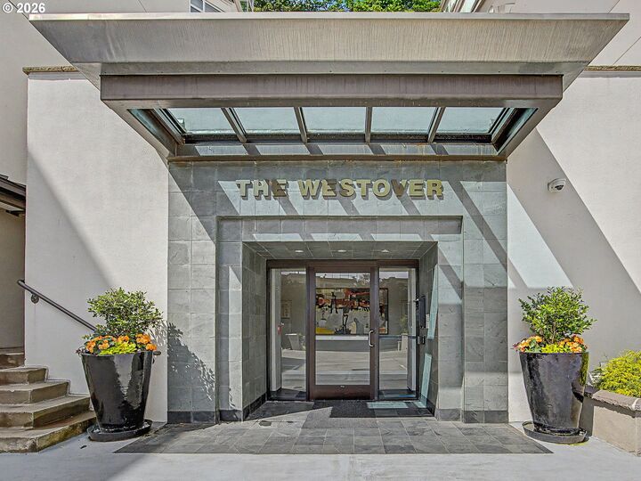 Property Photo: 2445 NW Westover Rd 202 OR 97210