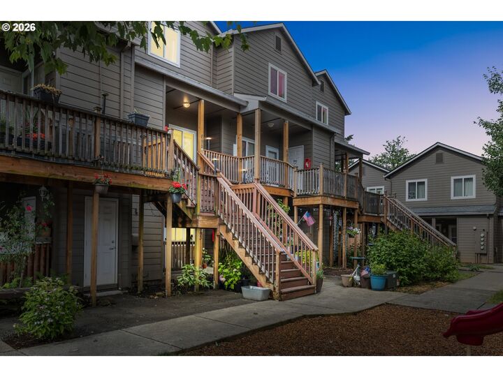 Property Photo: 695 SE 197th Ave OR 97233