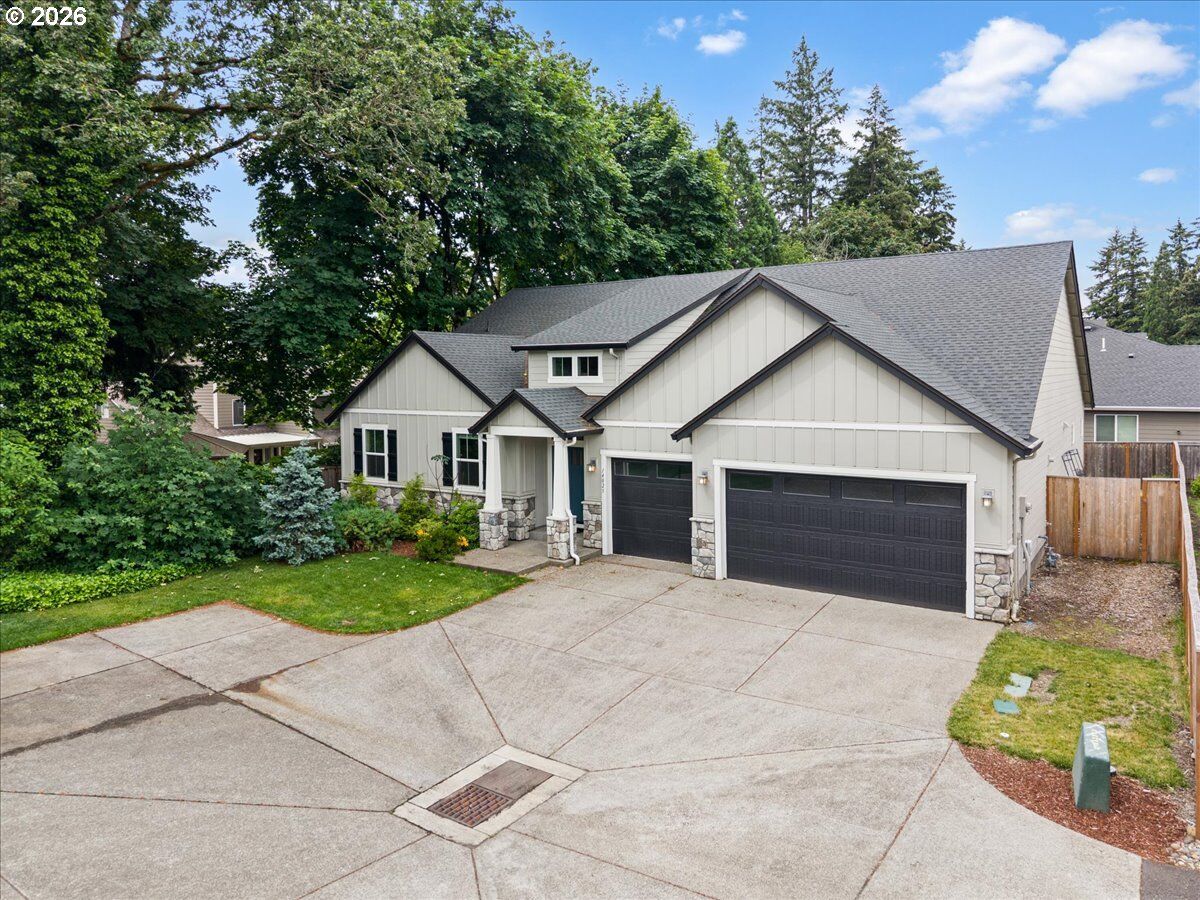 Property Photo: 14025 SE 22nd Cir WA 98683