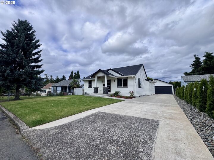Property Photo: 3716 NE 114th Ave OR 97220