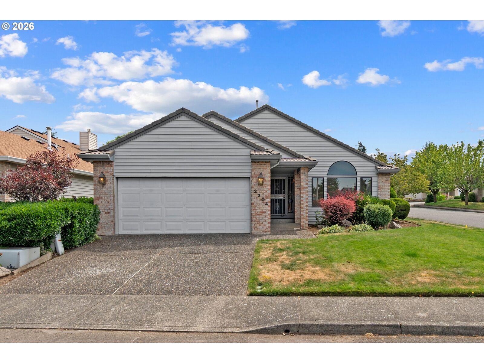 Property Photo:  2204 NE 158th Ave  OR 97230 