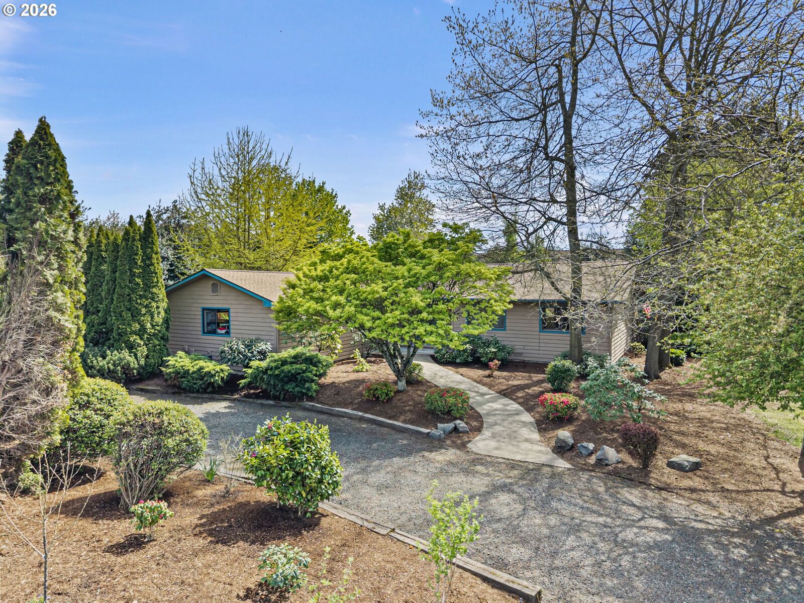 Property Photo:  86 Green Ln  OR 97404 