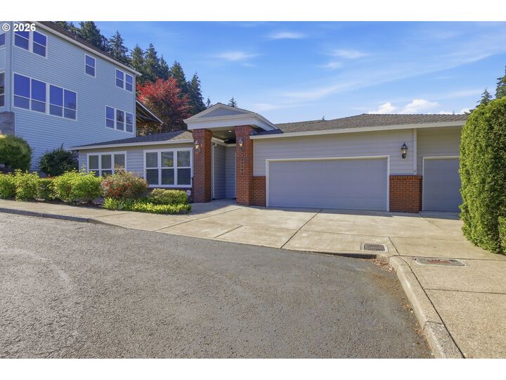 Property Photo: 10190 SE Wyndham Way OR 97086