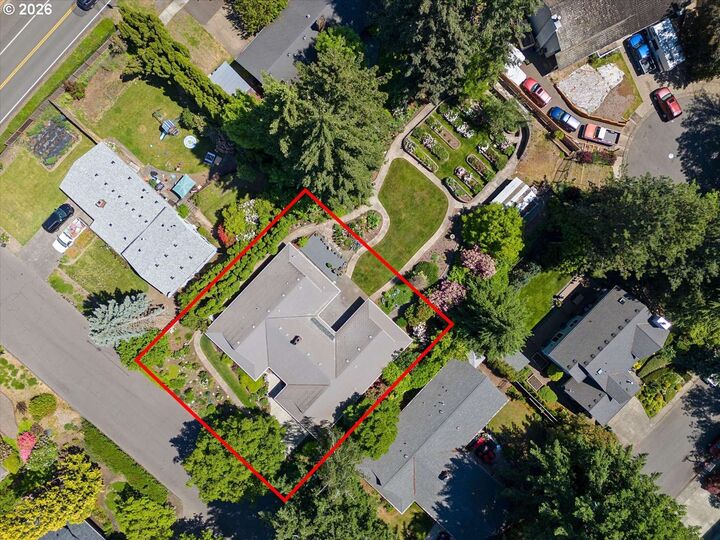 Property Photo:  440 NW 95th Ave  OR 97229 