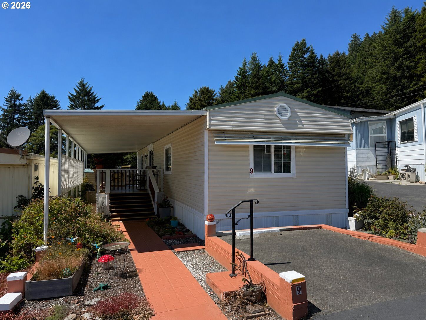 Property Photo: 15765 Highway 101 9 OR 97415