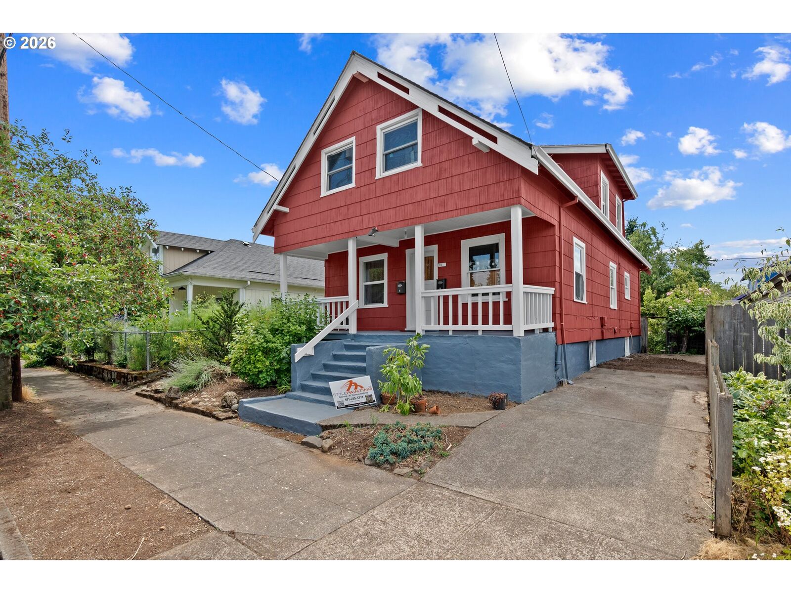 Property Photo:  3815 SE 64th Ave  OR 97206 
