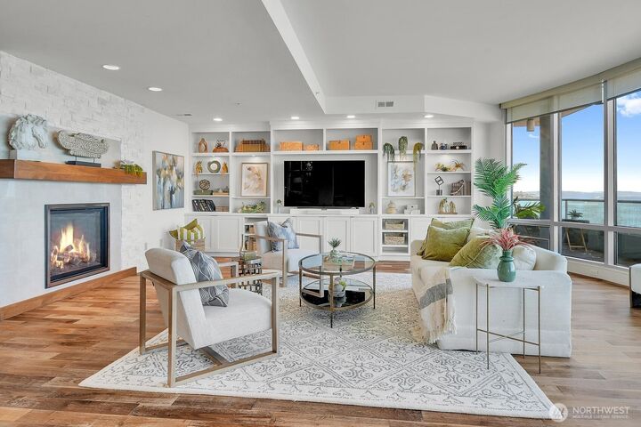 Property Photo: 1374 Alki Avenue SW 400 WA 98116