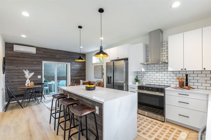 Property Photo: 1556 S Pearl Street B WA 98108