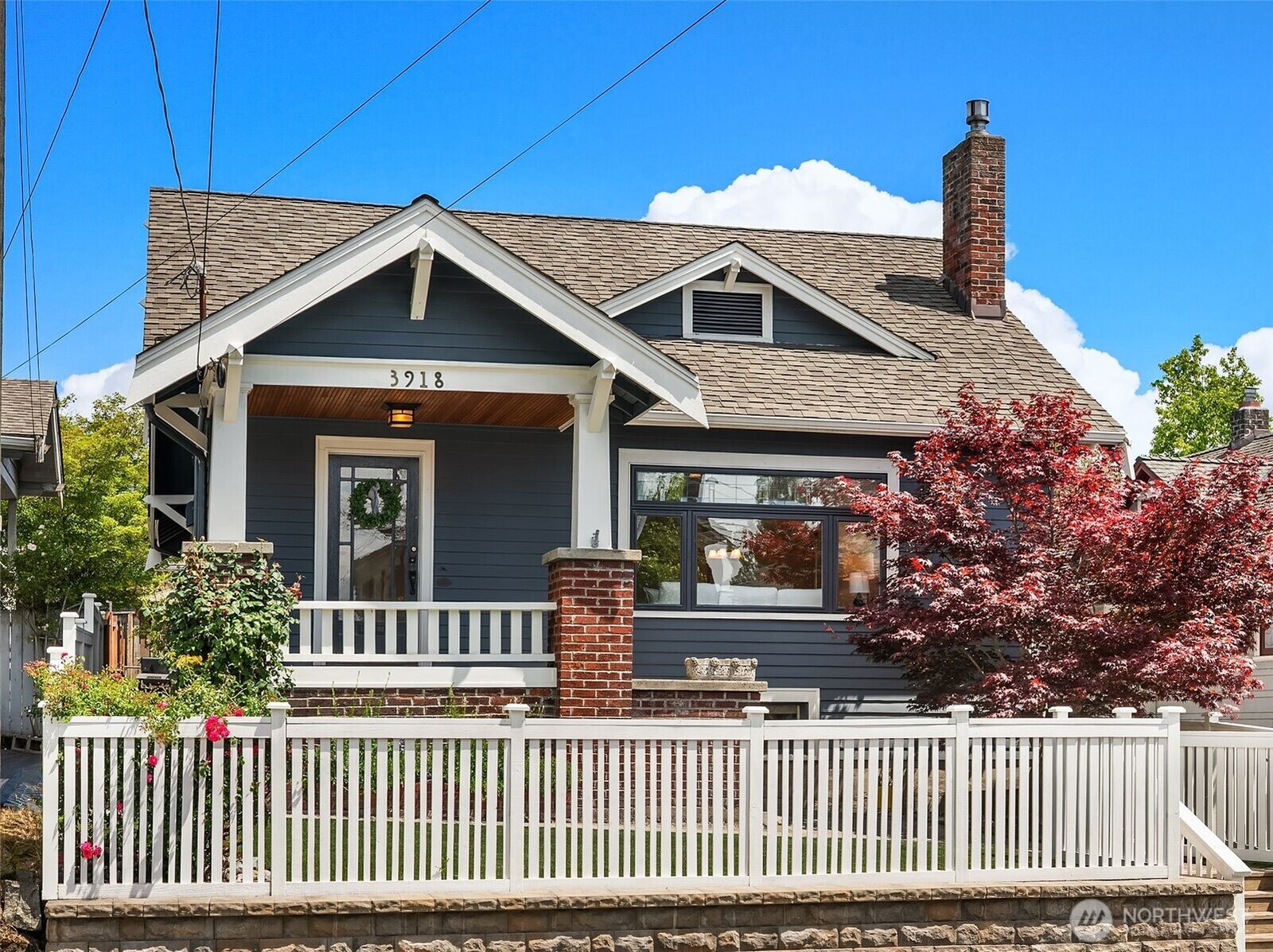 Property Photo: 3918 Wallingford Avenue N WA 98103