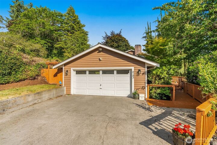 Property Photo: 6183 NE 187th Place WA 98028