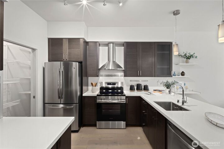 Property Photo: 1760 NW 56th Street 122 WA 98107