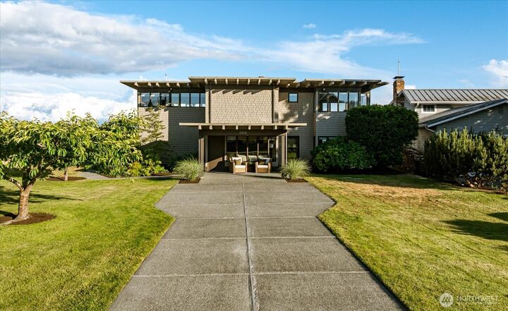 Property Photo:  2126  Shore Avenue  WA 98249 