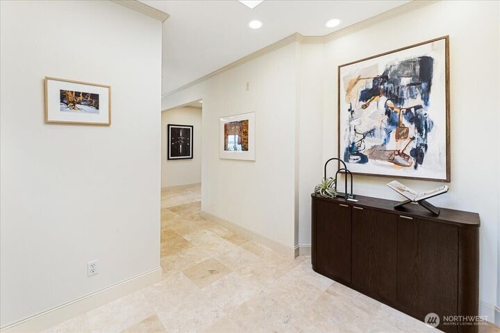 Property Photo:  1338  Alki Avenue SW 500  WA 98116 