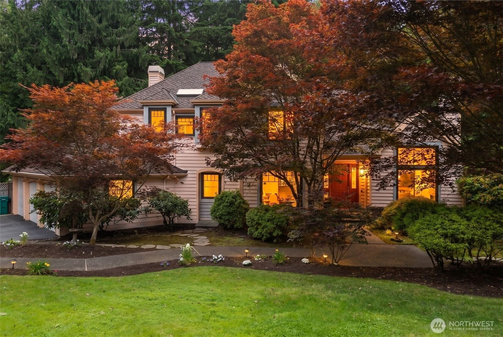 Property Photo:  12021  198th Ct  NE  WA 98077 