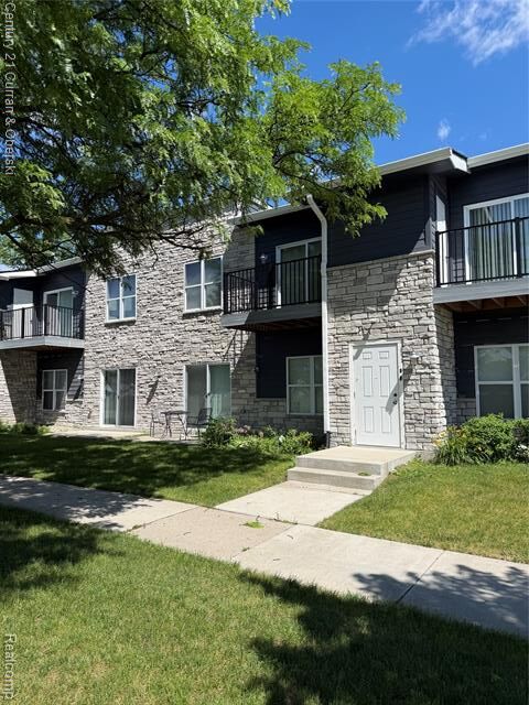 Property Photo:  1241 E Woodward Heights Boulevard  MI 48030 
