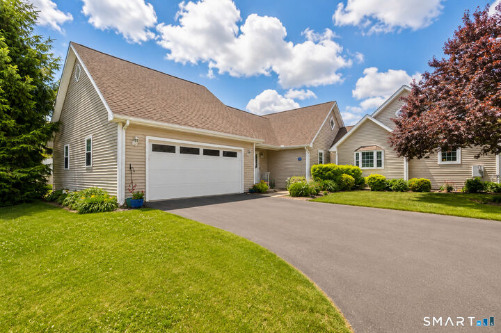 Property Photo:  33 Joanne Drive 33  CT 06108 