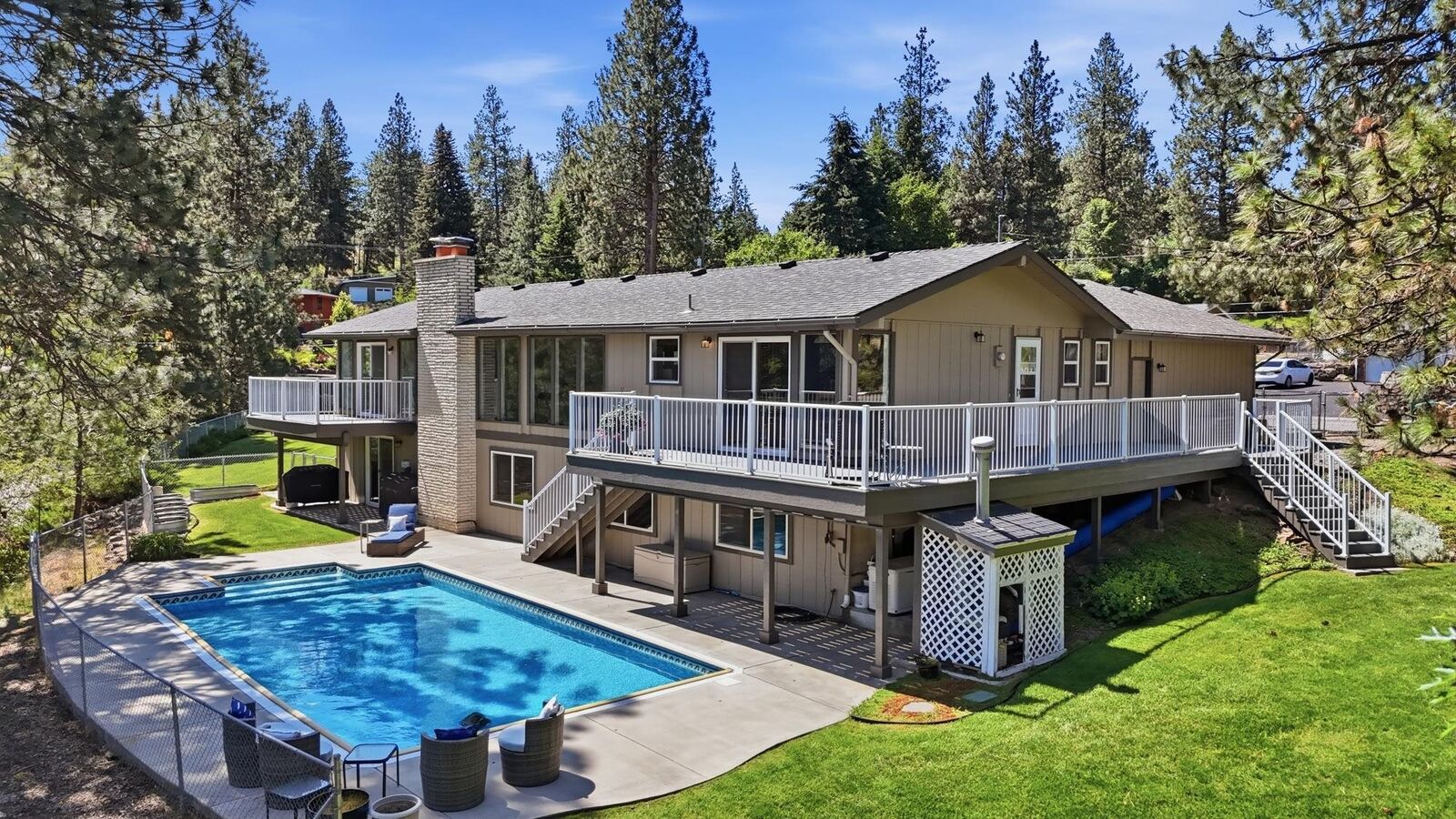 Property Photo: 12411 E Sioux Cir WA 99206
