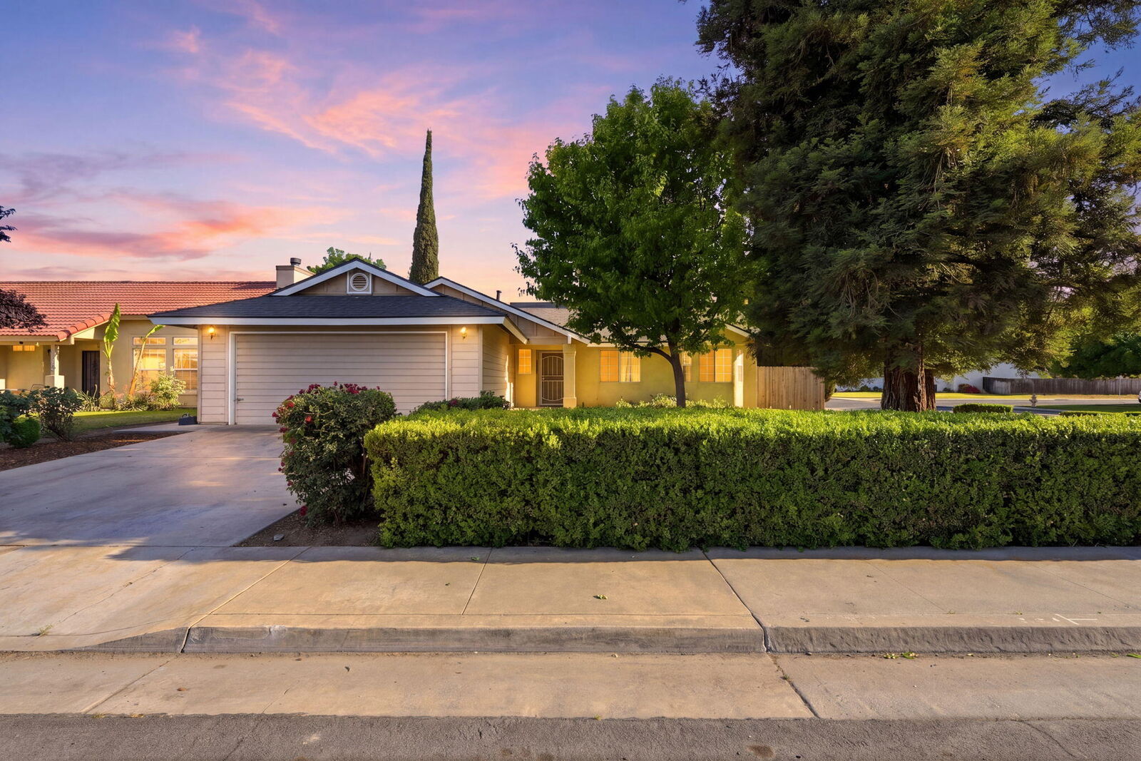 Property Photo: 1215 Bentley Drive CA 93212