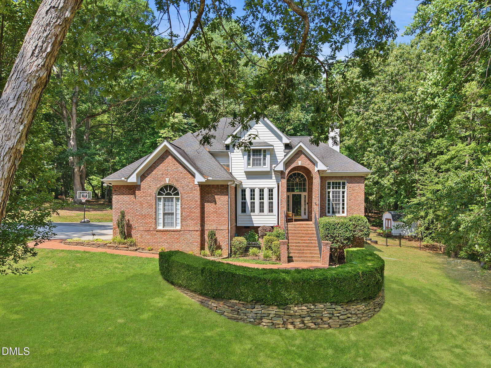 Property Photo:  6 King William Court  NC 27613 
