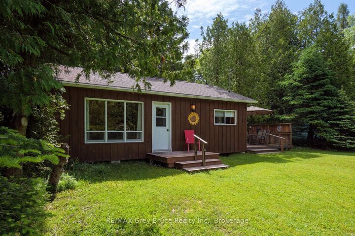 11 Eldridge Avenue — photo 1