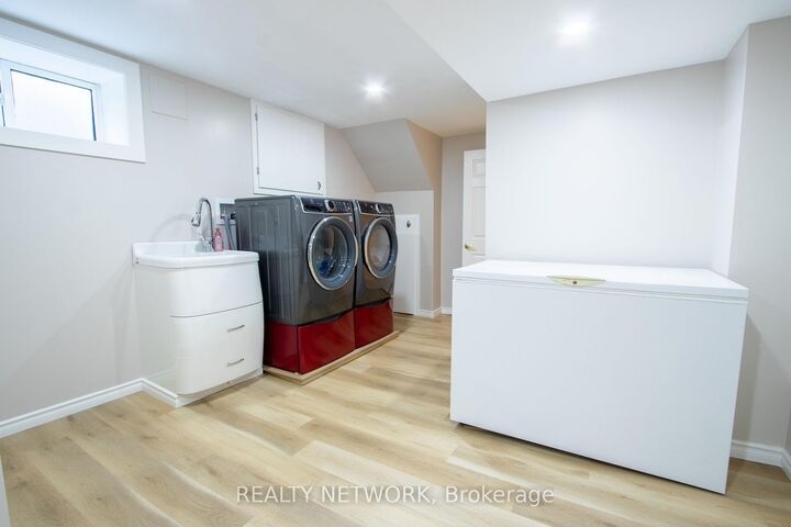 Property Photo: 652 Upper Wentworth Street ON L9A 4V3