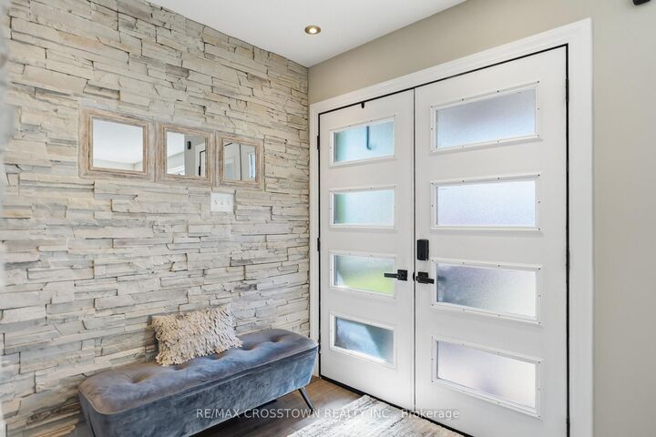 Property Photo: 17 Counsellor Terrace ON L4M 7H1