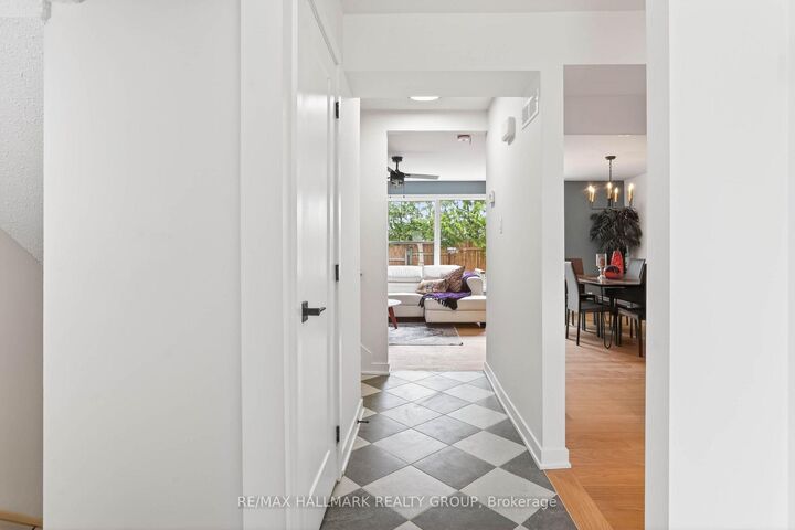 Property Photo:  660 Hochelaga Street 42  ON K1K 2E9 