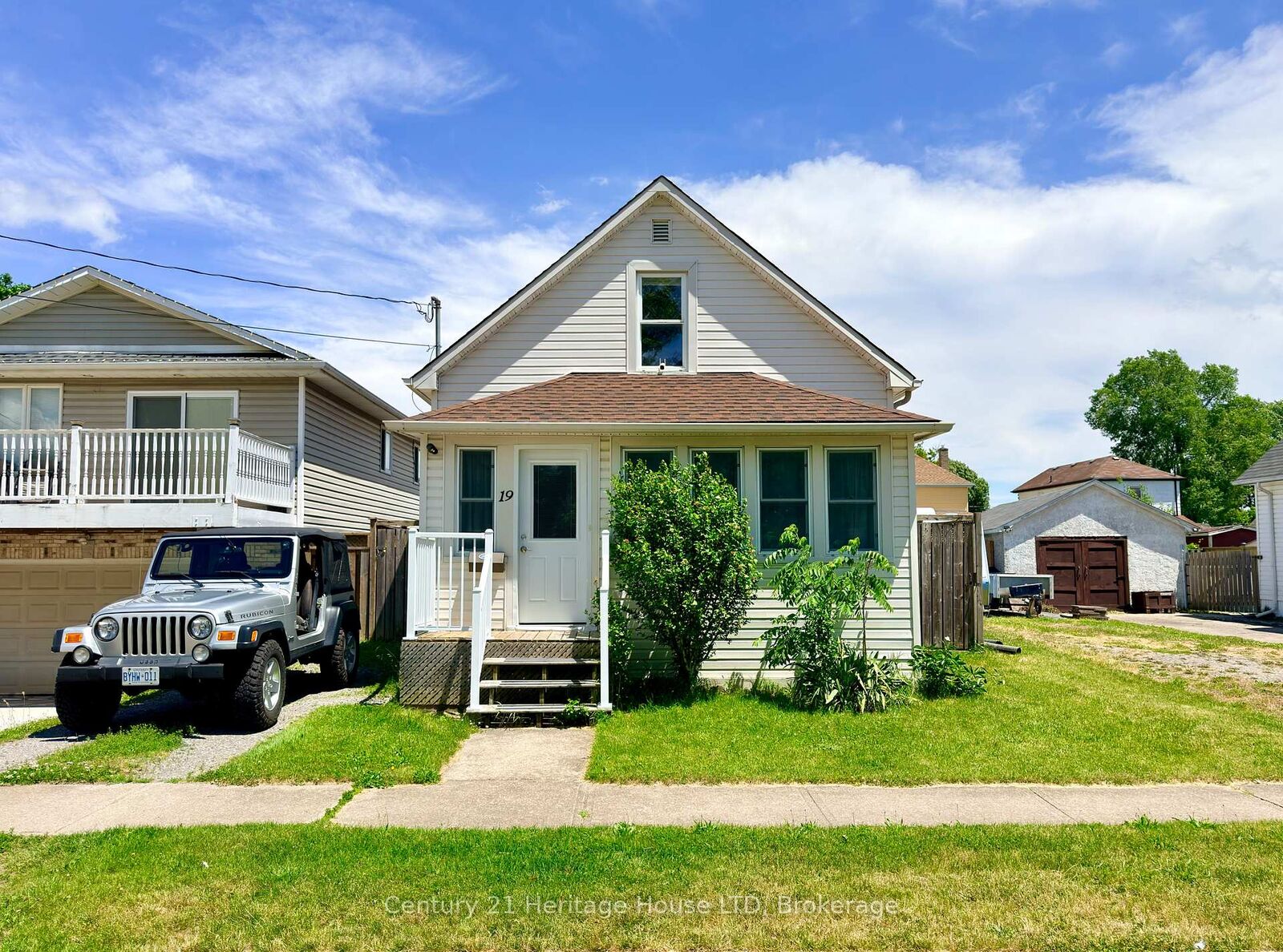 Property Photo: 19 Santone Avenue ON L3C 2J5