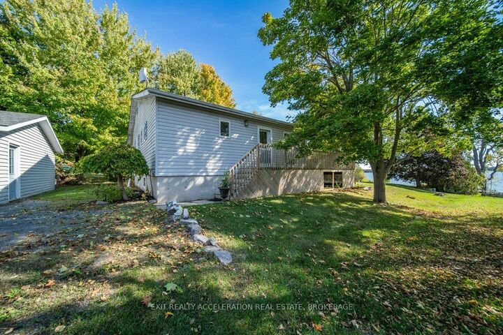Property Photo: 122 Bayview Drive ON K7R 3K8