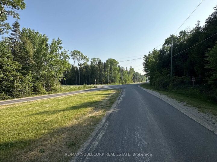 Property Photo:  42 Trillium Crossing N/A  ON N0H 1W0 