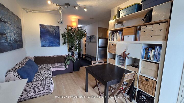 Property Photo: 120 Homewood Avenue 1706 ON M4Y 2J3