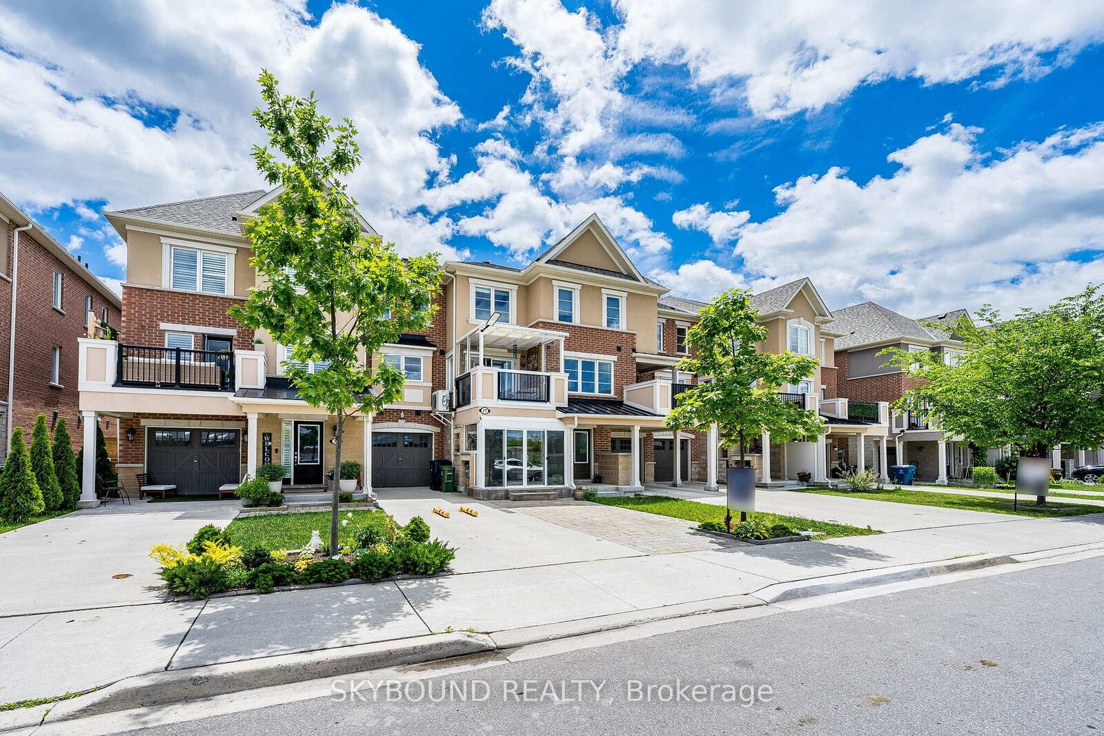 Property Photo: 77 Cleanside Road ON M1L 0C2