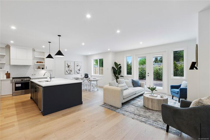Property Photo: 220 Kamloops Ave BC V8Z 1W5