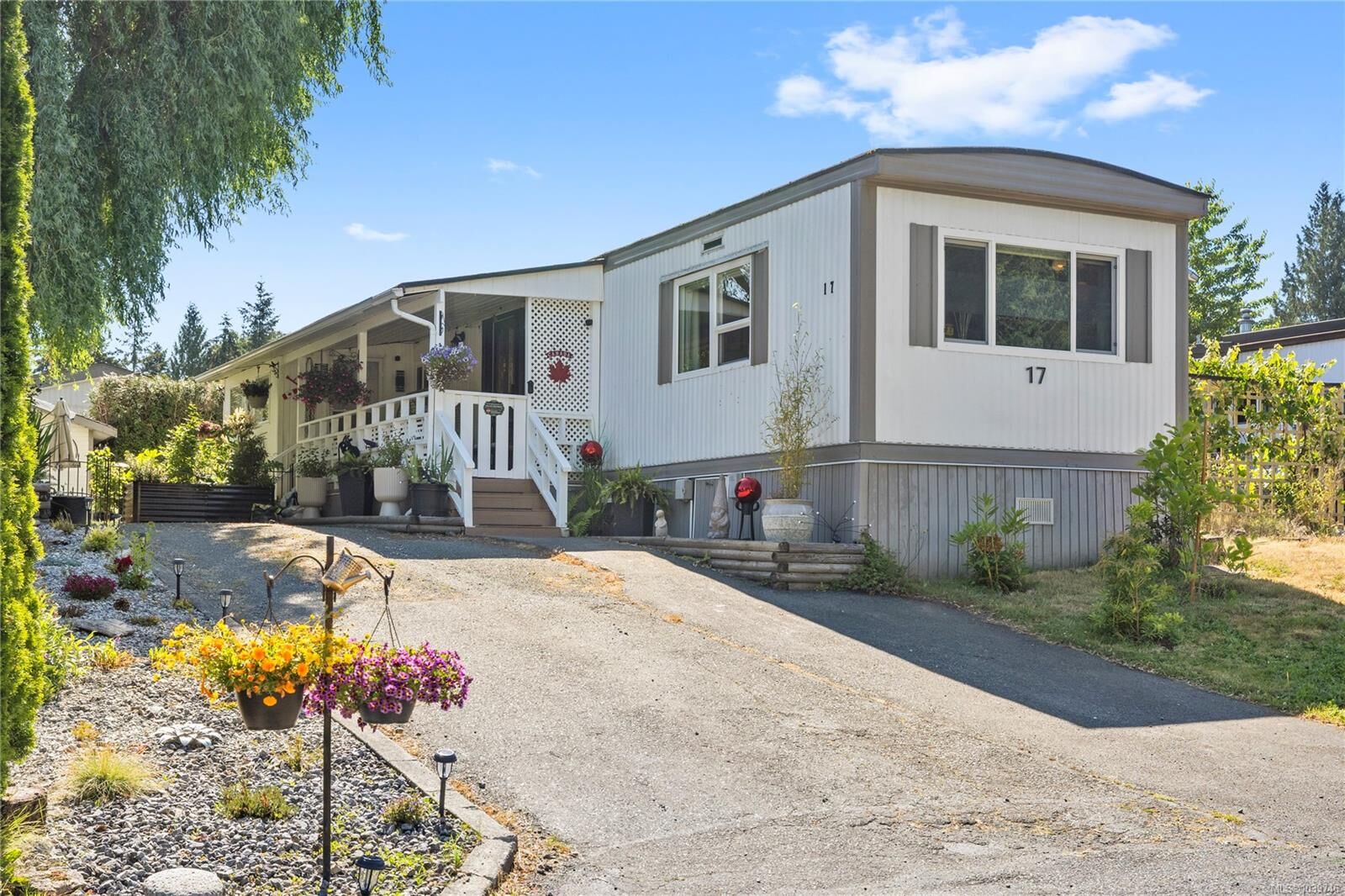 Property Photo:  61 Twelfth St #17  BC V9R 6L2 