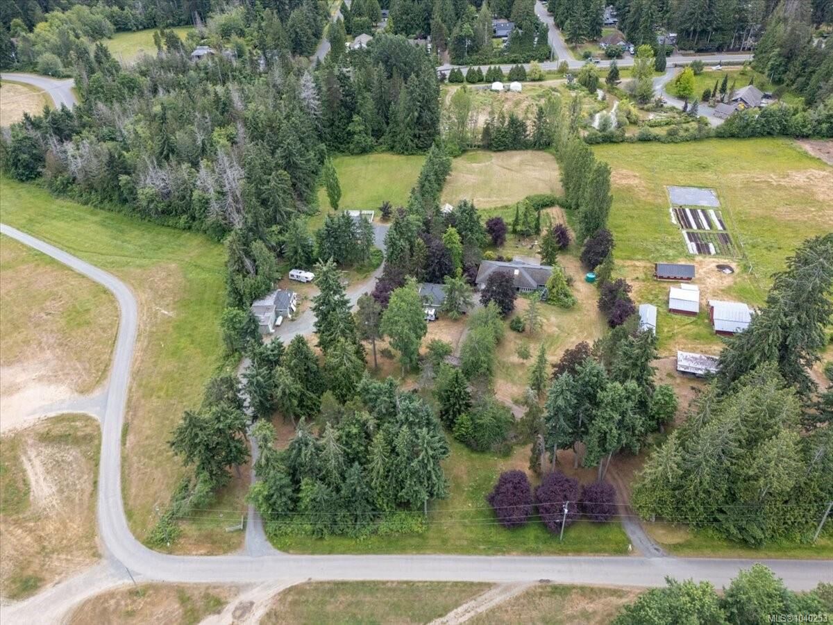 Property Photo: 880 Garden Rd E BC V9K 1N2