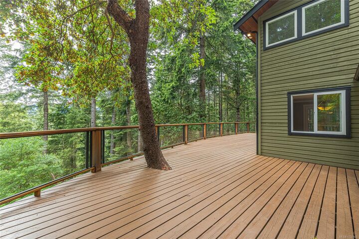 Property Photo: 171 Lautman Dr BC V8K 2C2
