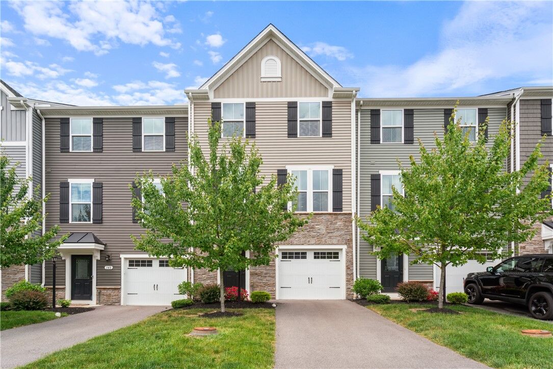 Property Photo: 146 Providence Way PA 15234