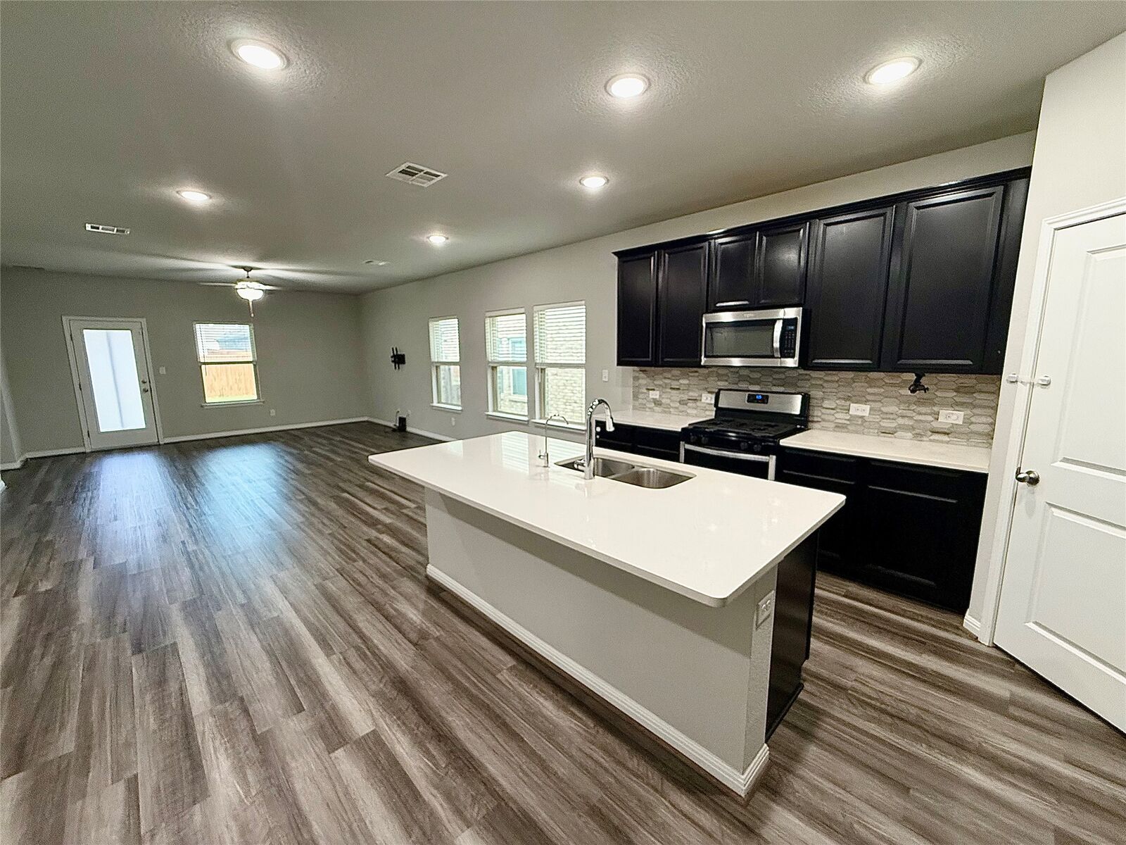 Property Photo: 6620 Folsom Avenue TX 78660