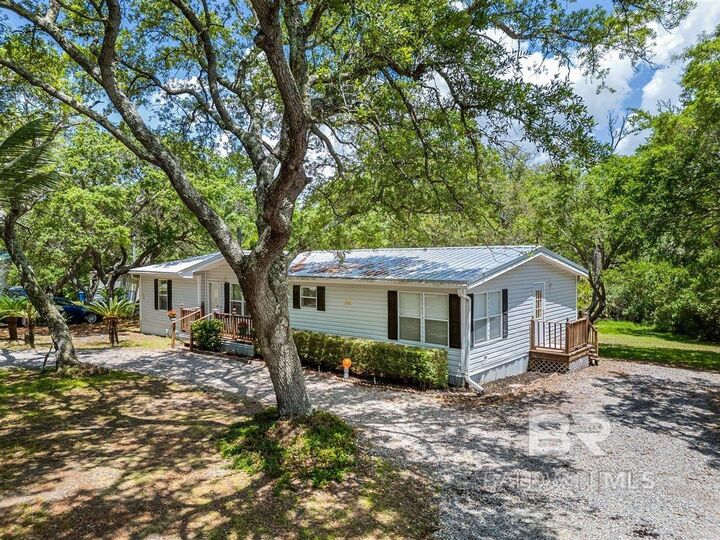 Property Photo: 25003 W Oak Ridge Drive AL 36561