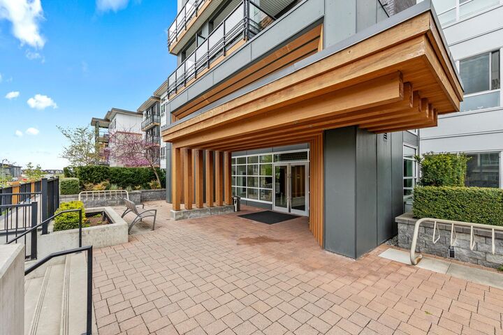 1892 Starling Drive 215 — photo 1
