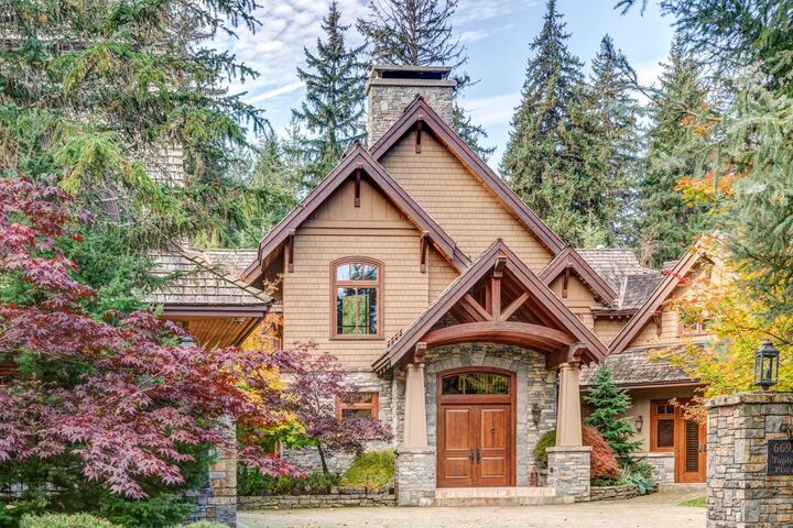 Property Photo: 6693 Tapley Place BC V6E 0C5