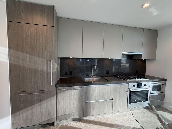 6080 McKay Avenue 709 — photo 1