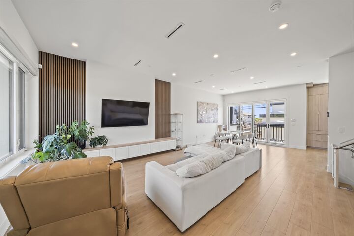 Property Photo: 742 E 58th Avenue BC V5X 1W3