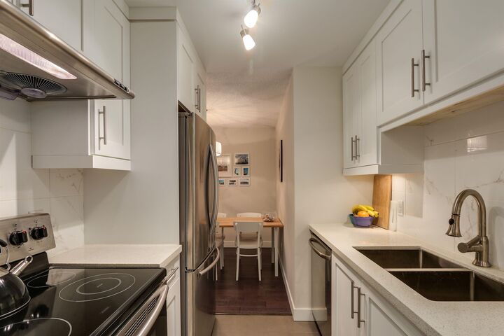 Property Photo: 1611 E 3rd Avenue 203 BC V5N 1H1