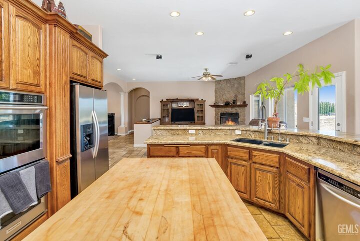 Property Photo: 20900 Fallen Leaf Drive CA 93561