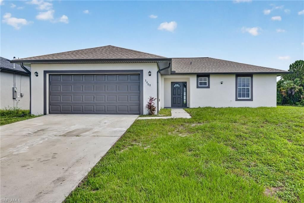 Property Photo:  3900 4th St SW  FL 33976 